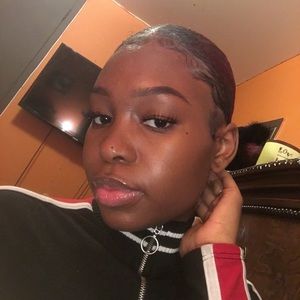 Meet your Posher, Deidre